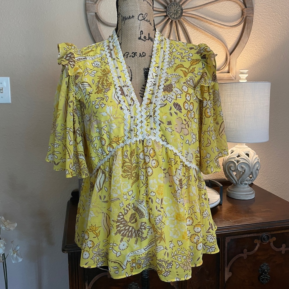 Marc New York Floral Yellow Ruffle & Rick Rack Women's Top